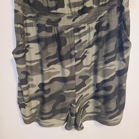Derek Heart | Women's Green and Black Camouflage Tie-Shoulder Romper (Size 2X) - Picture 7 of 13